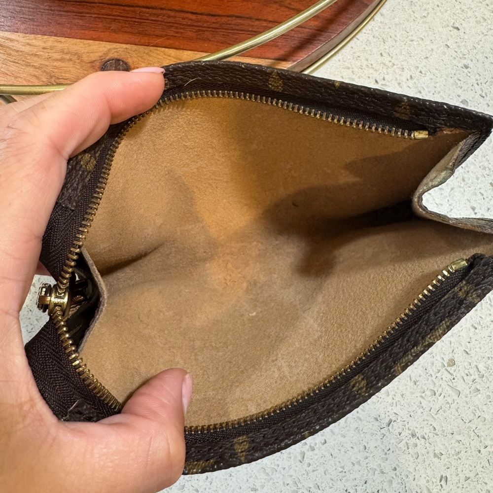 Louis Vuitton Authentic Vintage Monogram Pouch - Picture 9 of 9